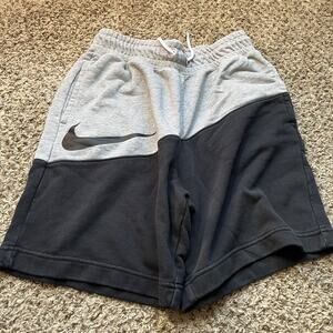 Nike Shorts Mens S Gray Sweat Fleece Back Pocket Performance Active Swoosh